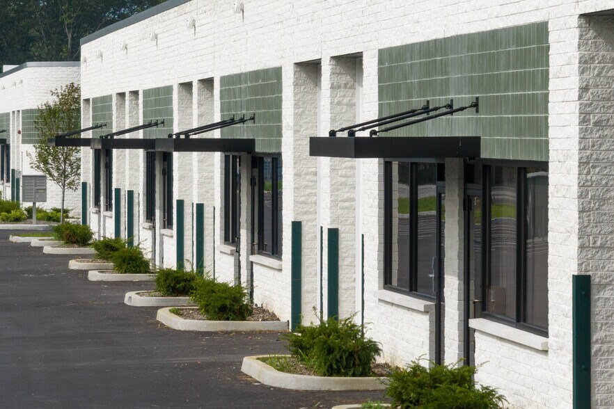 More Photos Of 104 Lake Ave S, Nesconset Industrial For Lease