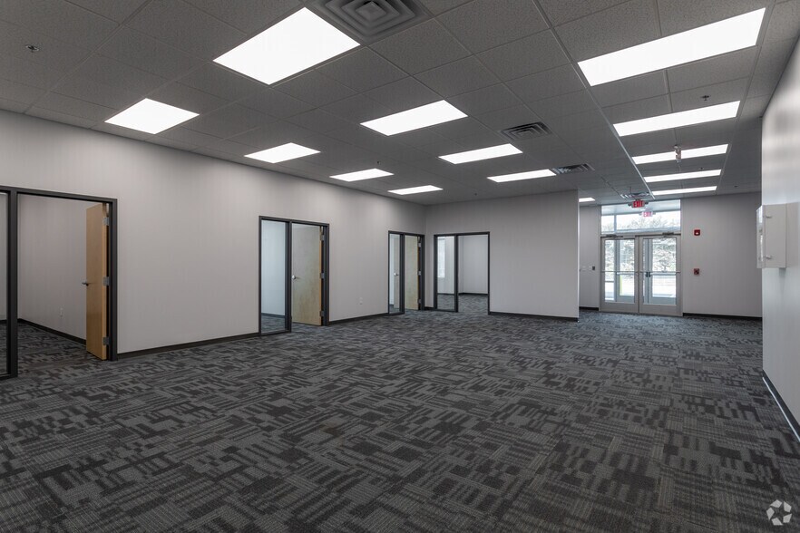 More Photos Of 4259 US-130, Edgewater Park Distribution For Lease
