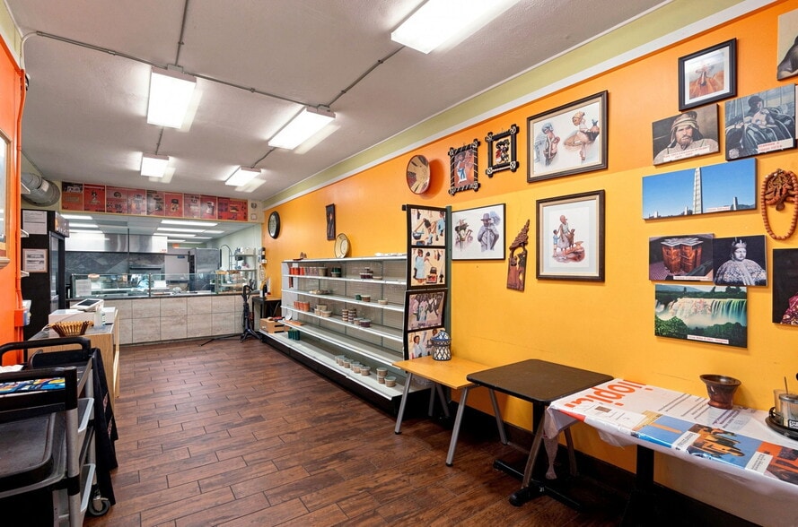 More Photos Of 3749 Cedar Ave S, Minneapolis Restaurant For Lease
