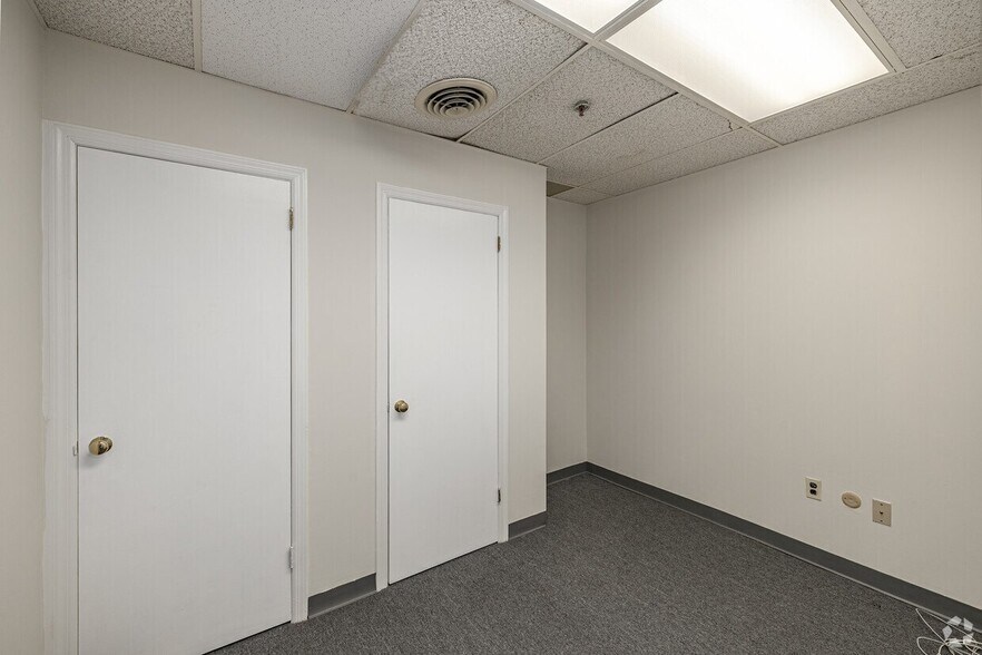 More Photos Of 18 Bank St, Summit Office For Sale