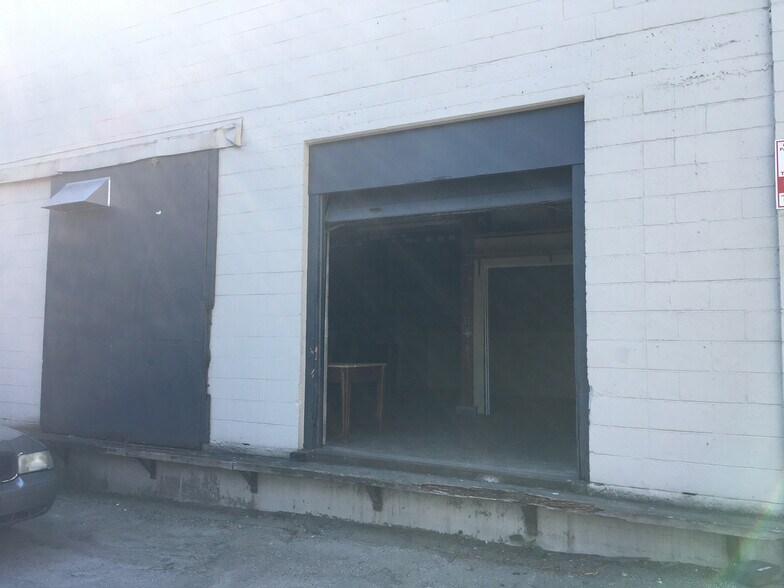 More Photos Of 1830-1851 W 5th Ave, Vancouver Flex For Lease