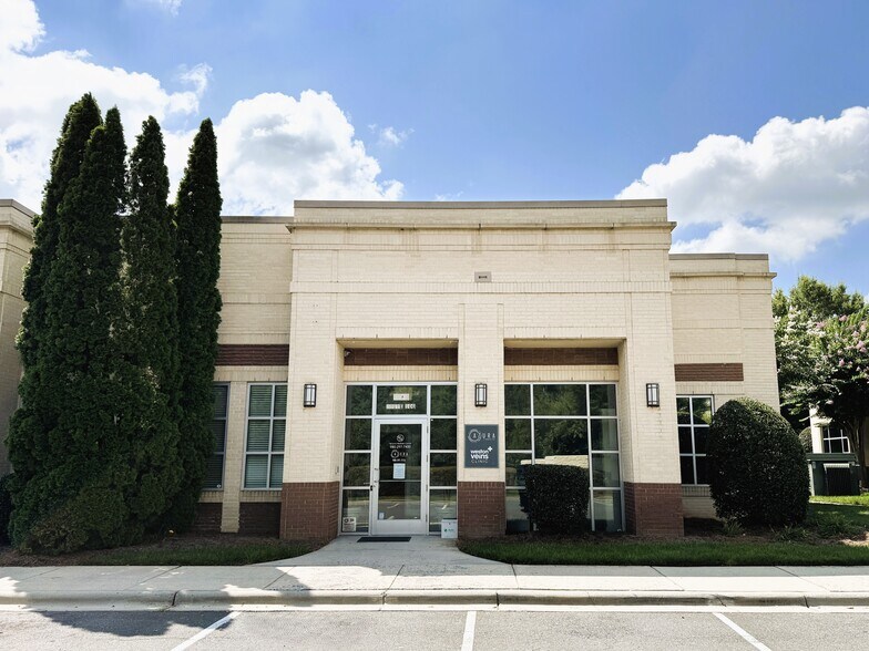 More Photos Of 2540 Arrowood Rd, Charlotte Office For Sale