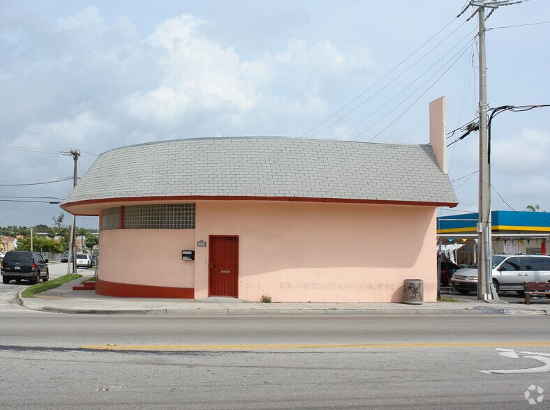 More Photos Of 1735 NW 7th St, Miami Office For Lease