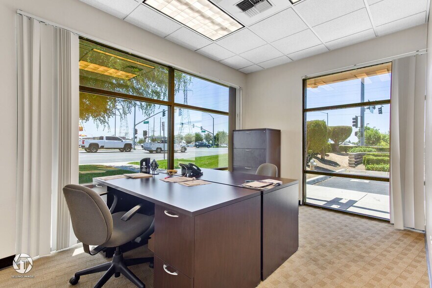 More Photos Of 3820 Coffee Rd, Bakersfield Storefront Retail Office For Lease