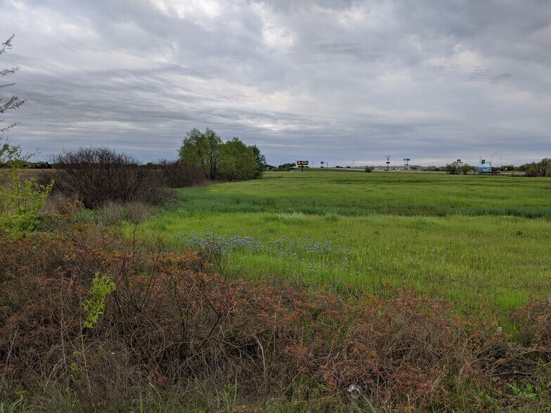 More Photos Of I-45 Tract 4, Ennis Land For Sale
