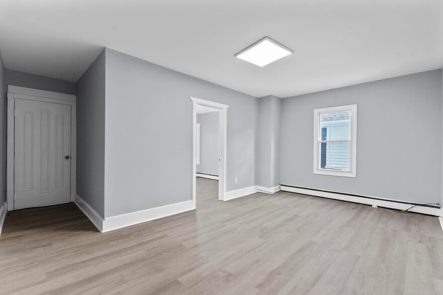 More Photos Of 746 Maple St, Bridgeport Apartments For Sale