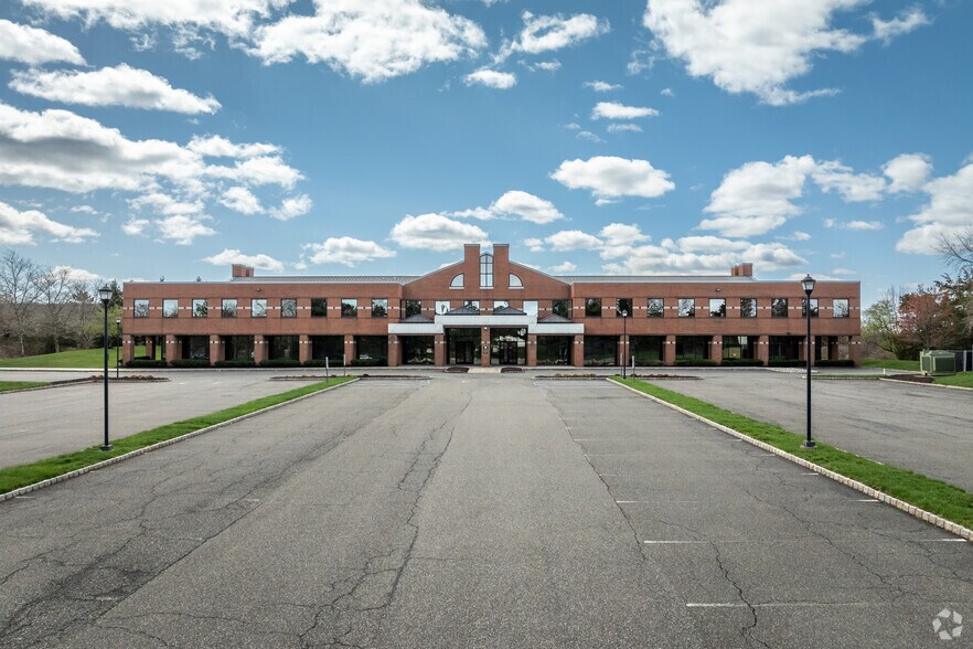 More Photos Of 2 Crossroads Dr, Bedminster Unknown For Lease