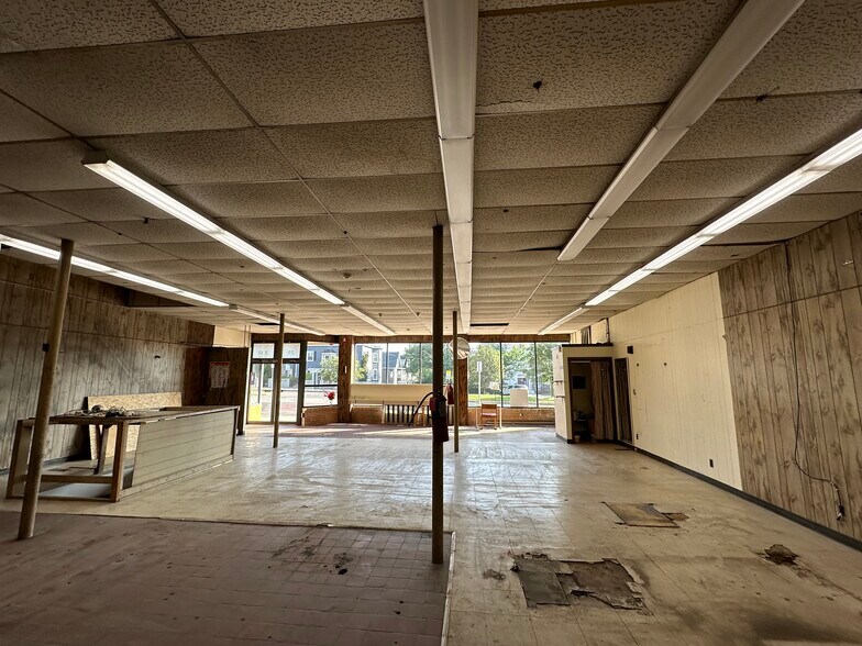 More Photos Of 282 Broadway, Somerville Storefront Retail Office For Lease