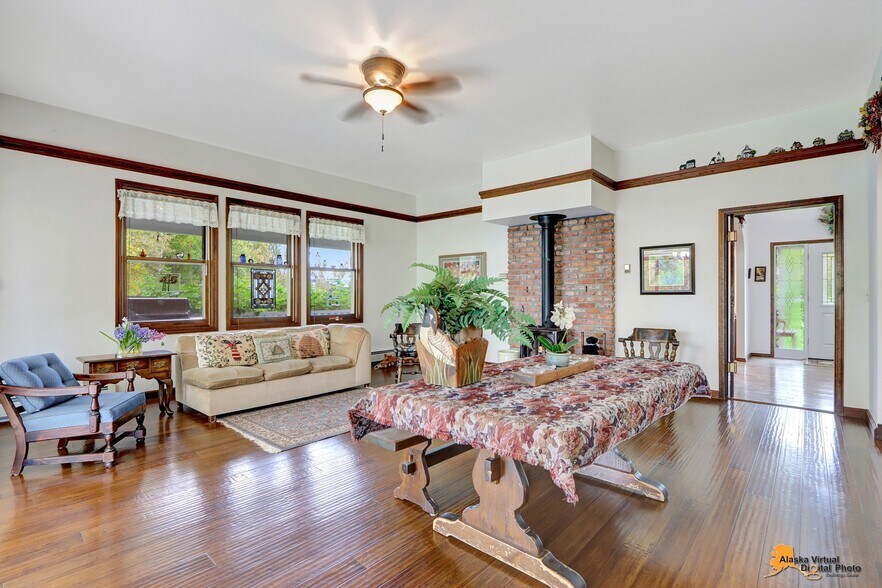 More Photos Of 1651 Terrilou Ct, Palmer Specialty For Sale