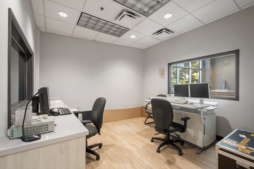 More Photos Of 9582 W Colonial Dr, Ocoee Medical For Lease