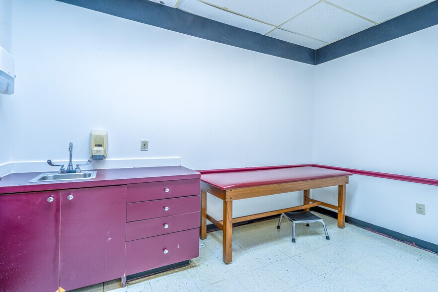 More Photos Of 2424 Hamilton St, Houston Medical For Lease