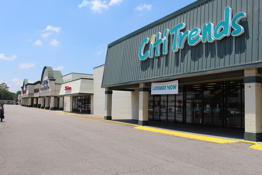 More Photos Of 2001 NW Evangeline Trwy, Lafayette Unknown For Lease