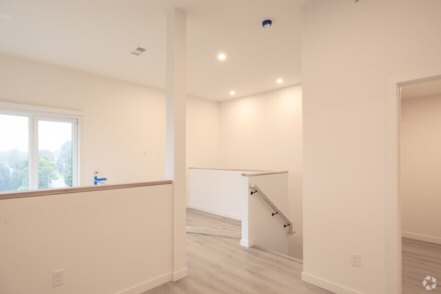 More Photos Of 44 Springside Ave, Arlington Apartments For Lease