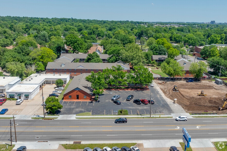 More Photos Of 4835 S Peoria Ave, Tulsa Office For Sale