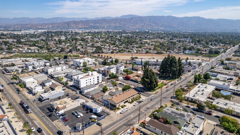 More Photos Of 6003 Craner Ave, North Hollywood Apartments For Sale
