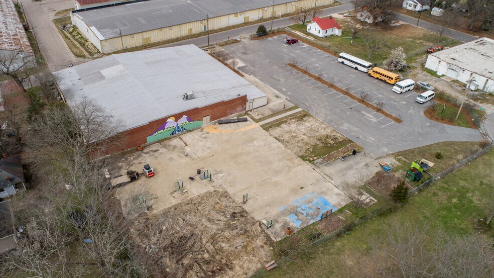 More Photos Of 1725 Davis St, Rocky Mount Warehouse For Lease