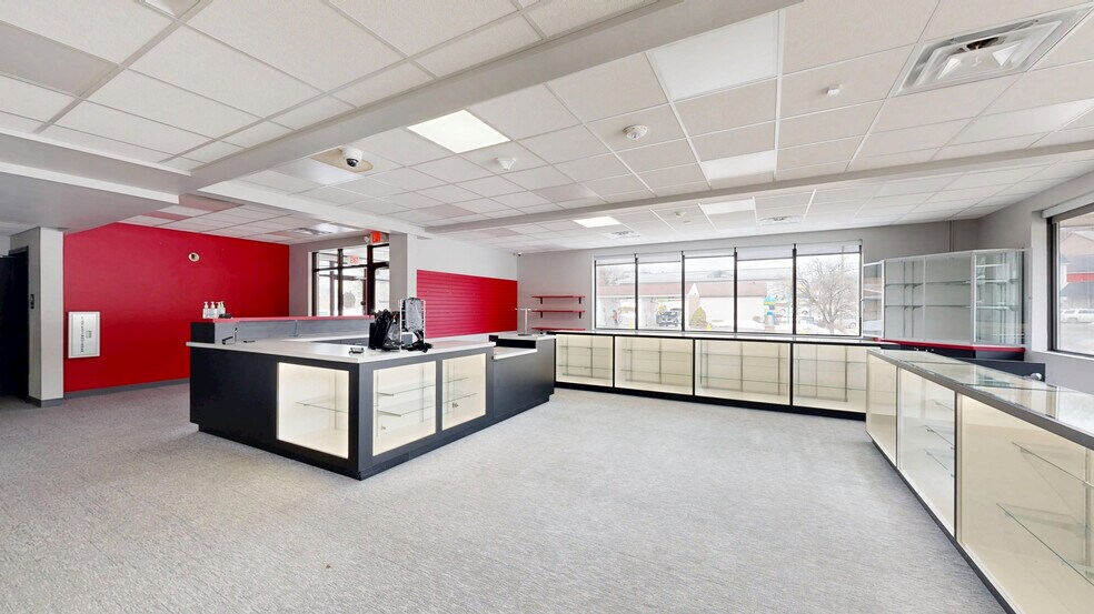 More Photos Of 875 W Chestnut St, Washington Restaurant For Sale