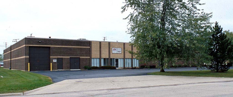 Primary Photo Of 764-768 Thomas Dr, Bensenville Manufacturing For Lease