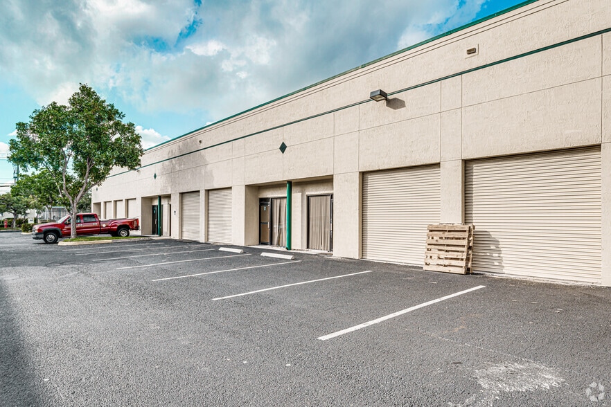 More Photos Of 1100 Barnett Dr, Lake Worth Light Manufacturing For Lease