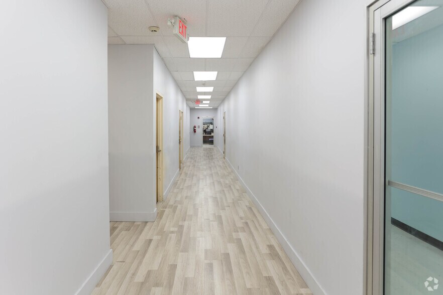 More Photos Of 91 N Franklin St, Hempstead Office For Sale