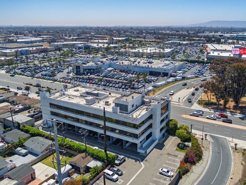 More Photos Of 5155 W Rosecrans Ave, Hawthorne Loft Creative Space For Sale