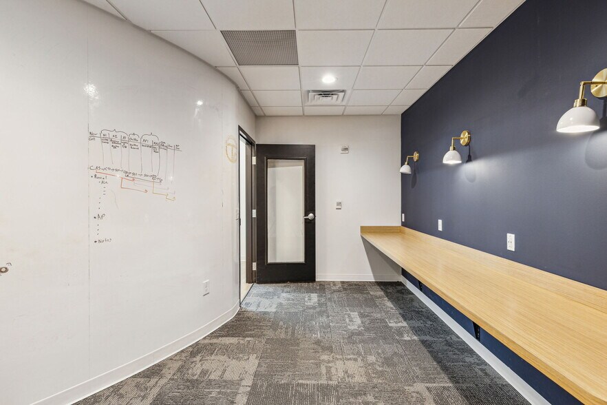 More Photos Of 5477 Glen Lakes Dr, Dallas Medical For Lease