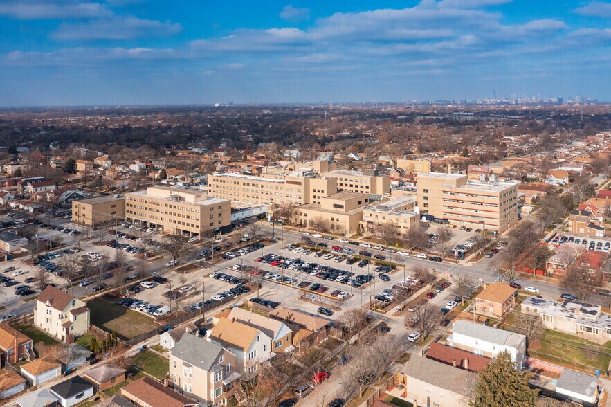 More Photos Of 2301-2315 E 93rd St, Chicago Medical For Lease