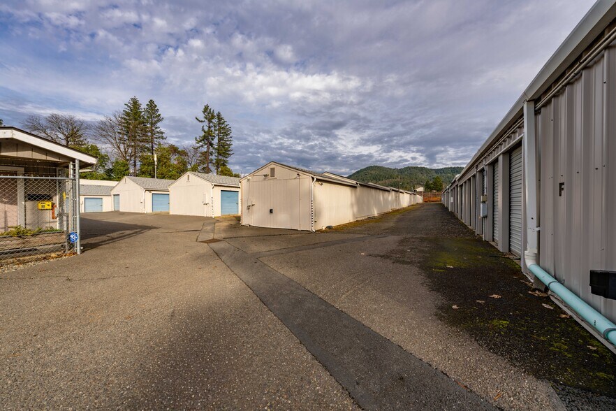 More Photos Of 25657 Redwood Hwy, Cave Junction Self Storage For Sale