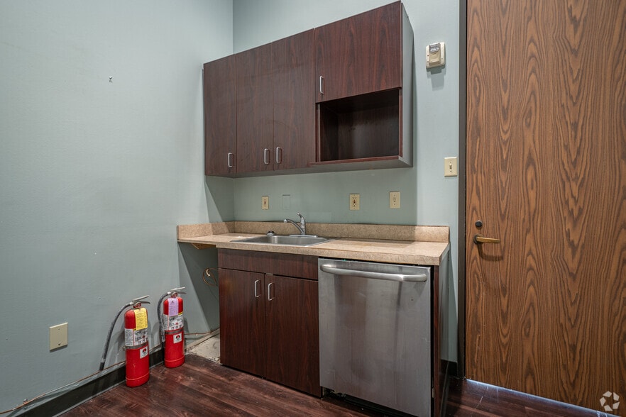 More Photos Of 6200 Savoy Dr, Houston Office For Lease