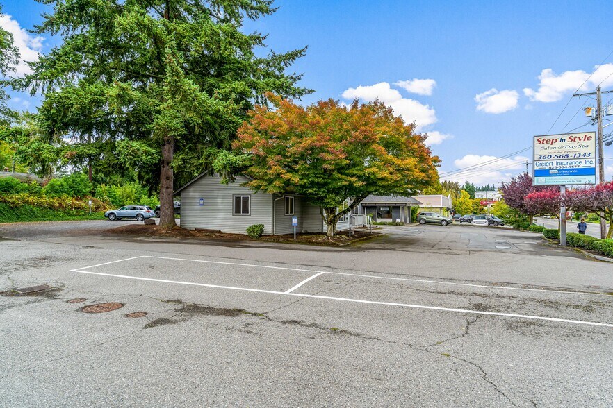 More Photos Of 712 Avenue D, Snohomish Storefront Retail Office For Sale