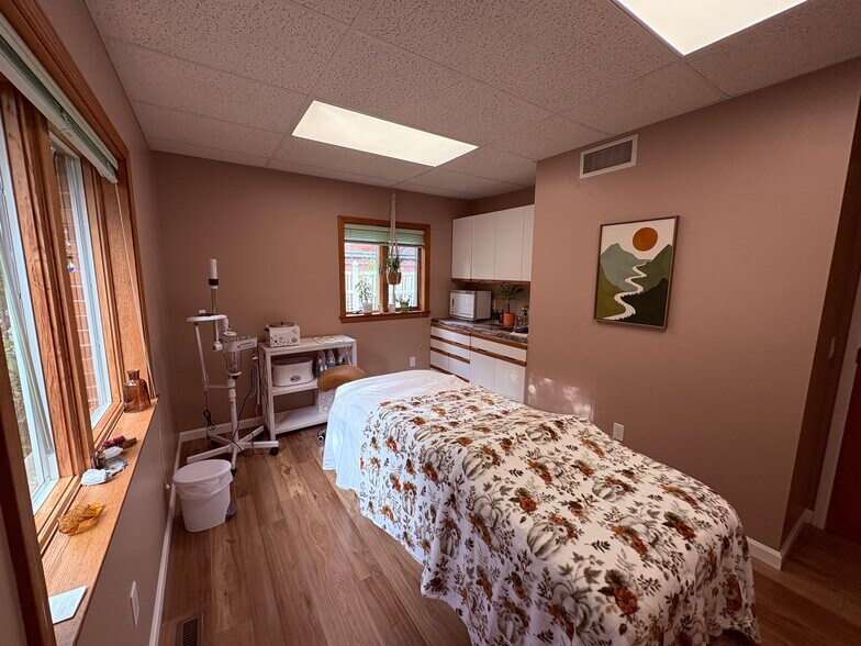 More Photos Of 822 Davison Rd, Lockport Coworking Space