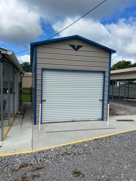 More Photos Of 207 N Anderson St, Tullahoma General Retail For Sale