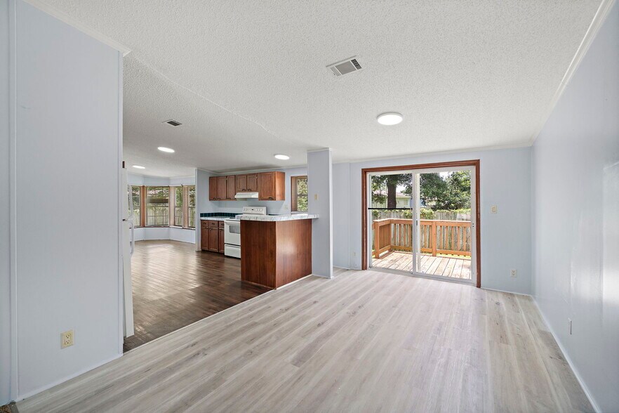 More Photos Of 16509 Brittany Way, Conroe Specialty For Sale