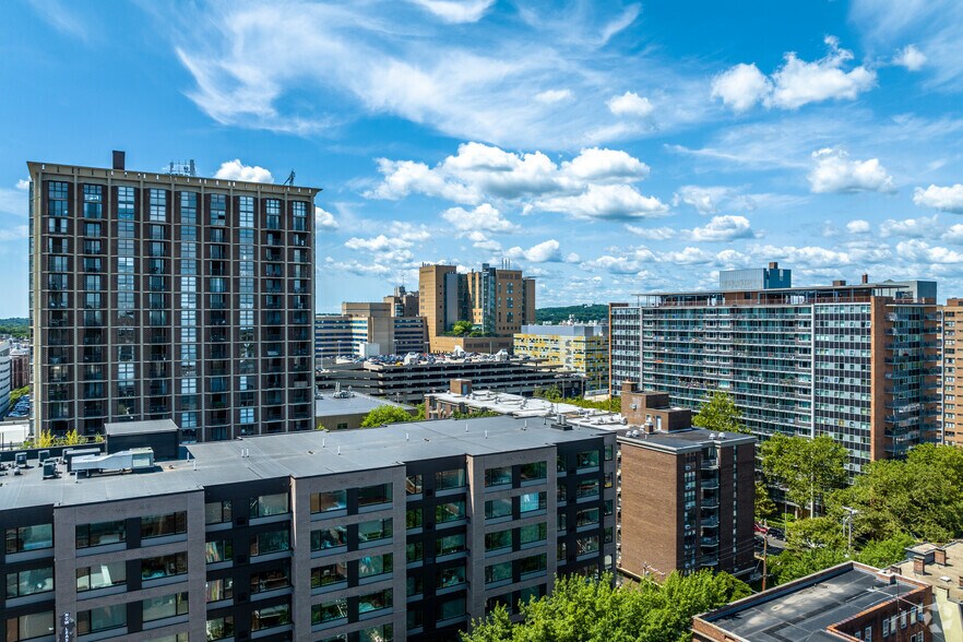 More Photos Of 129 York St, New Haven Apartments For Lease