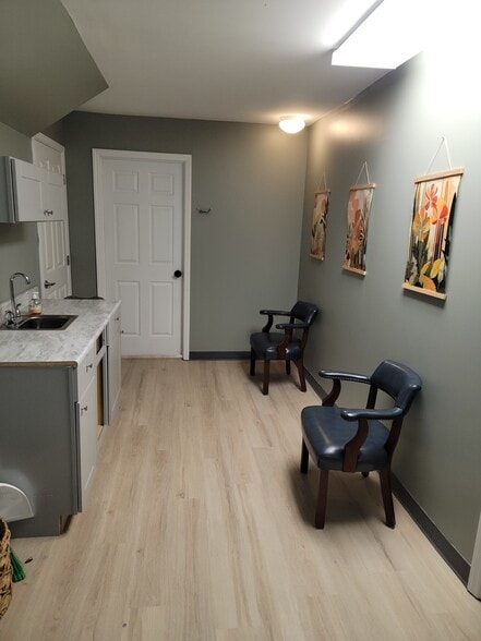 More Photos Of 48 Saint Mark Rd, Taylors Office For Sale