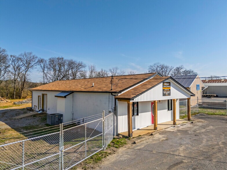 More Photos Of 1100 Winchester Hwy, Fayetteville Freestanding For Sale