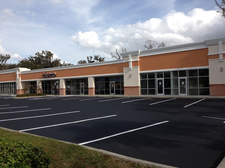 More Photos Of 7260 Broad St, Brooksville Unknown For Lease