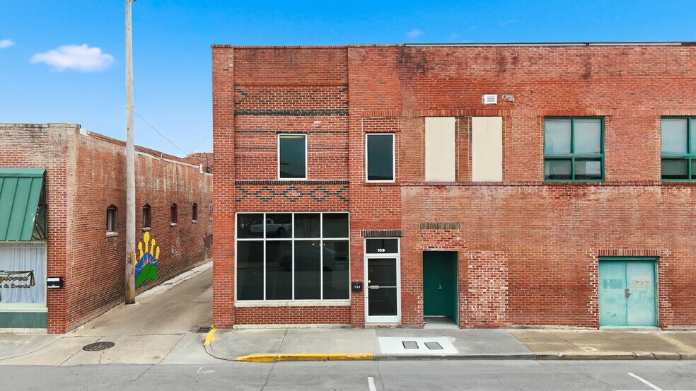 Primary Photo Of 109 Shelby St, Kingsport Storefront For Lease