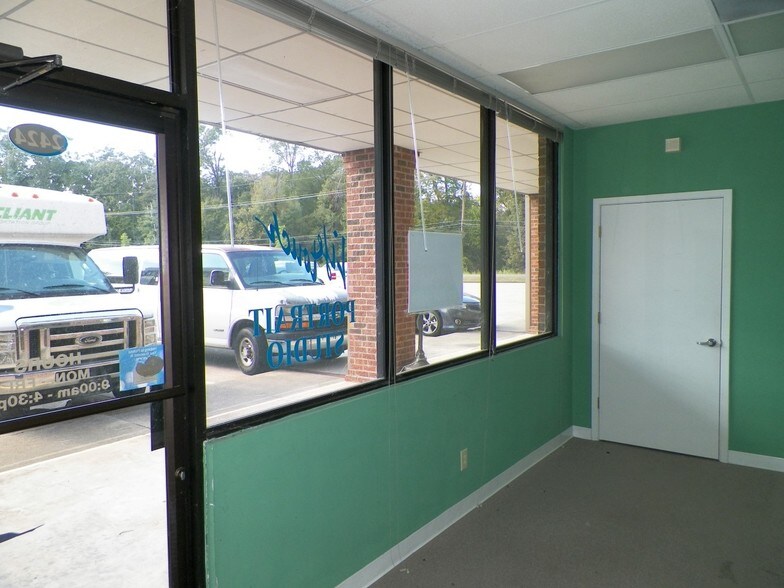 More Photos Of 2424 Old Sterlington Rd, Monroe Freestanding For Lease