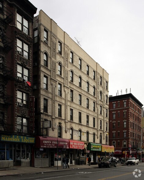 More Photos Of 197 Madison St, New York Apartments For Sale