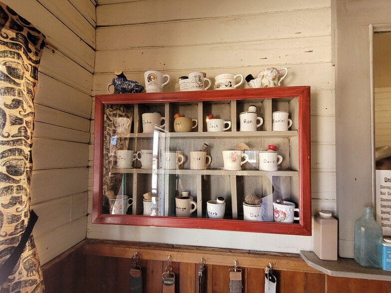 More Photos Of 331 W Rockspring Ln, Benson Movie Radio TVStudio For Sale