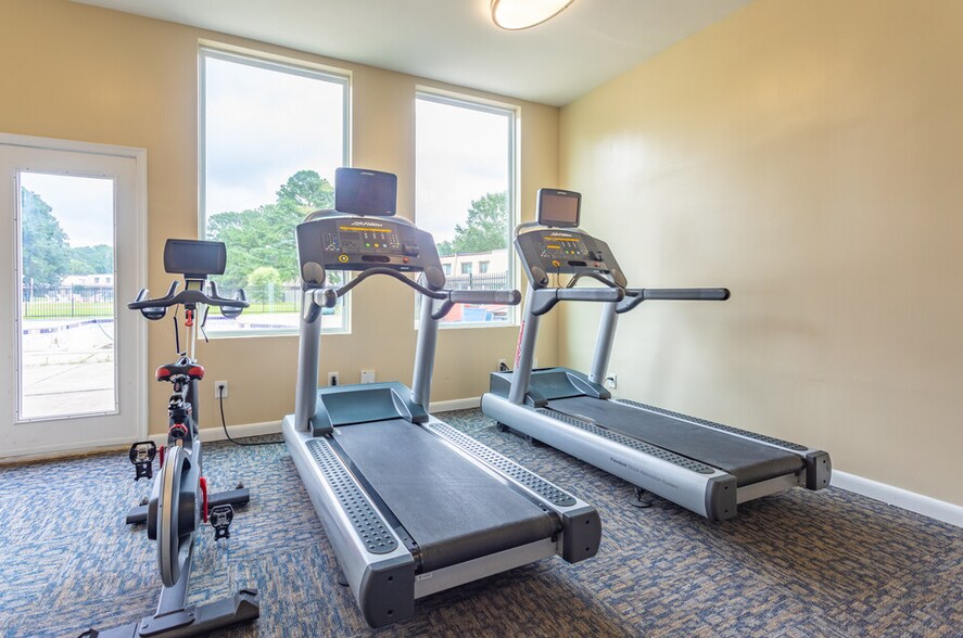 More Photos Of 104 Landmark Ct, Newport News Apartments For Sale