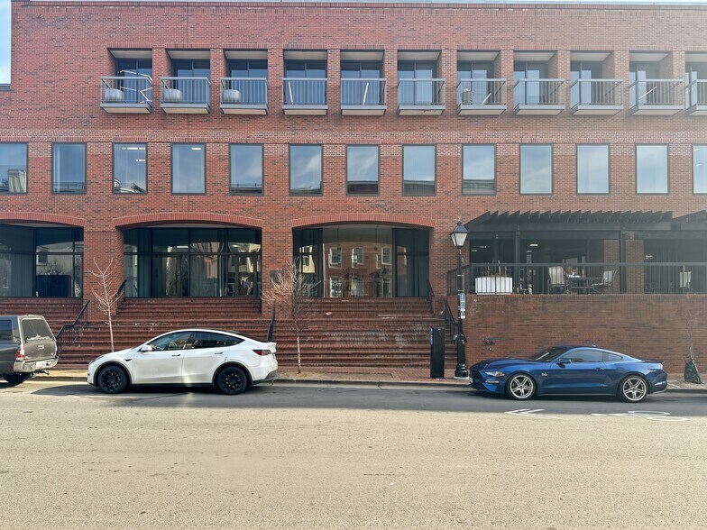 More Photos Of 211 N Union St, Alexandria Coworking Space