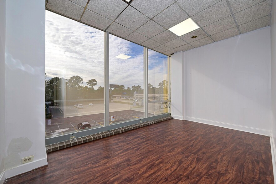 More Photos Of 5625 Cypress Creek Pky, Houston Office For Sale