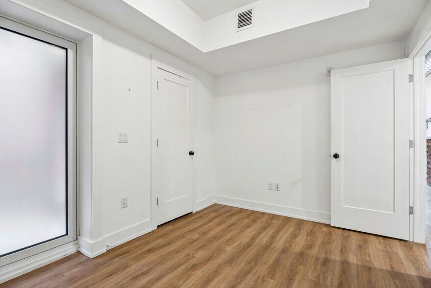 More Photos Of 27 Bold St, Hamilton Apartments For Sale