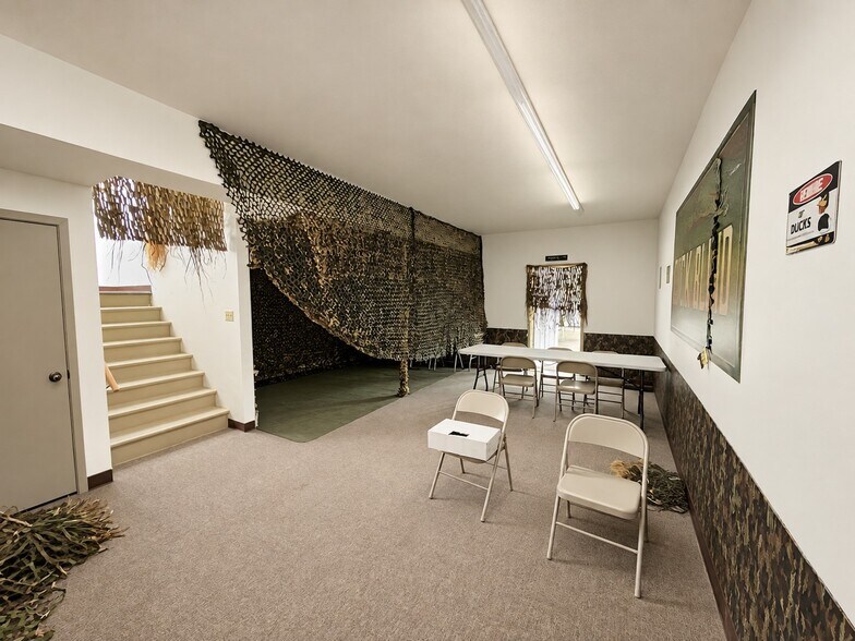 More Photos Of 309 Barclay Ave, Pine River Office For Sale
