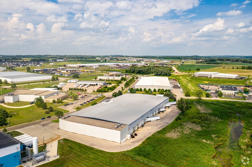 More Photos Of 4355 Duraform Ln, Windsor Refrigeration Cold Storage For Lease