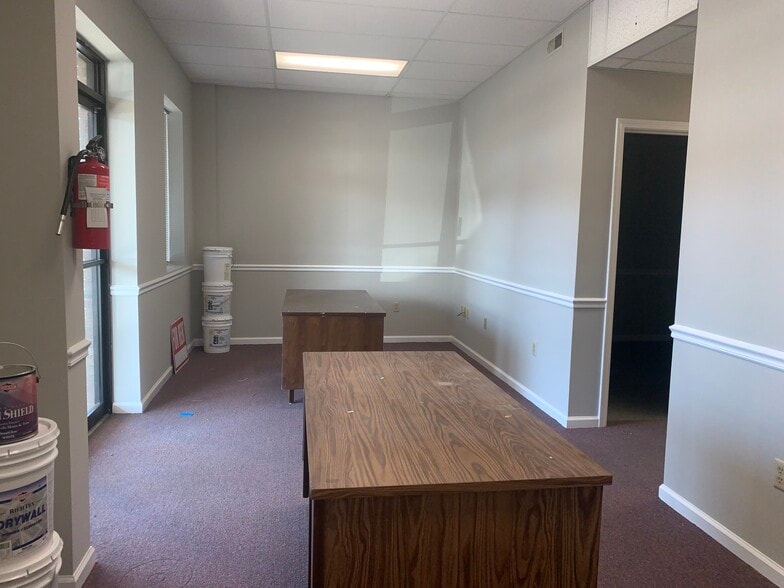 More Photos Of 2508 N Main St, Anderson General Retail For Lease
