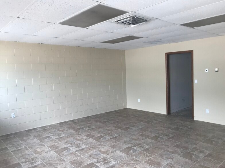 More Photos Of 201 S 15th St, Grand Junction Flex For Lease