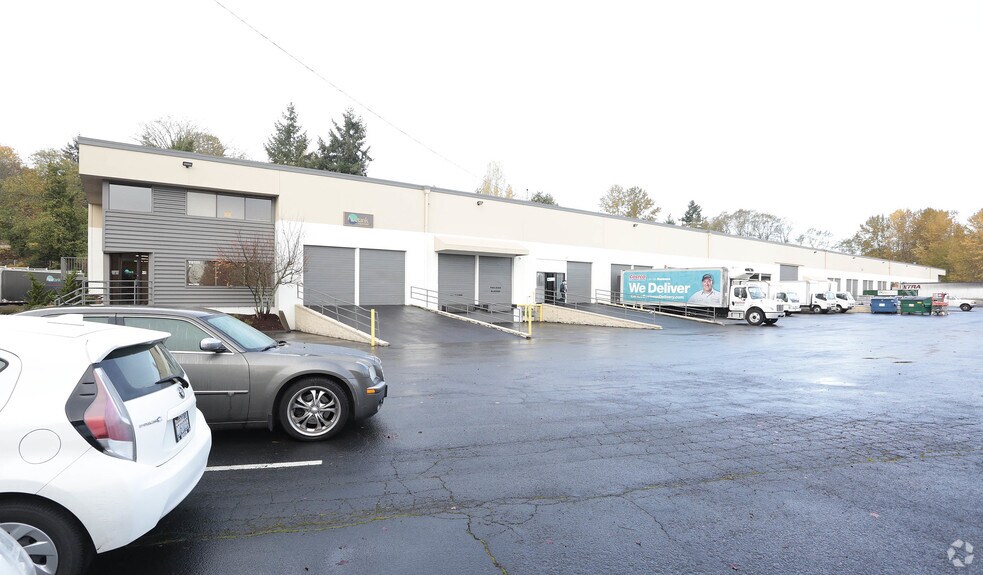More Photos Of 19111 Des Moines Memorial Dr, Seatac Warehouse For Lease